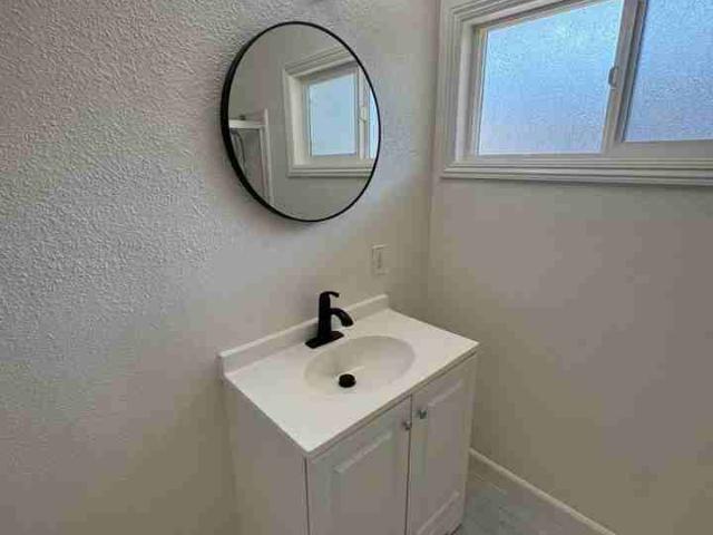 Apartment for rent in Canoga Park, California