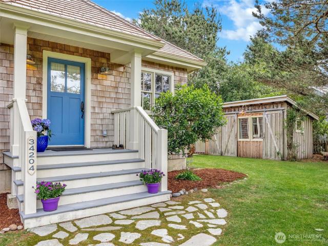 House for sale in Oysterville, Washington