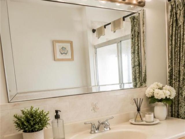 House for sale in The Bronx, Arverne