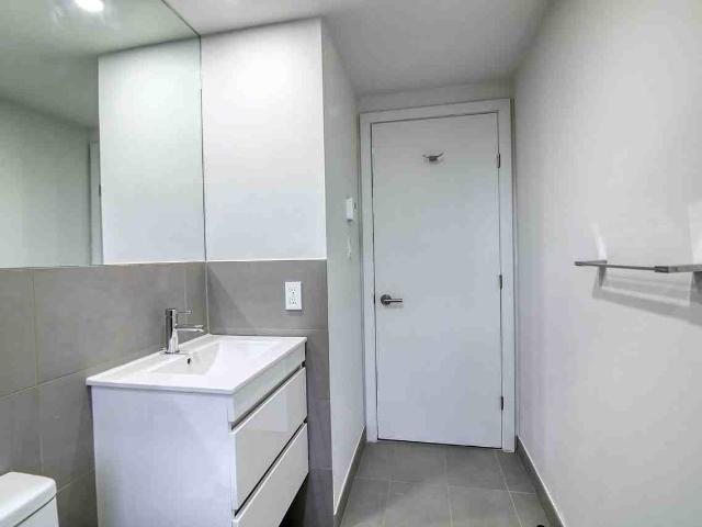 Apartment for rent in Milton-Parc, Montréal