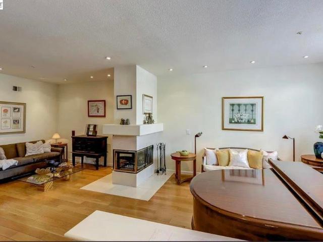 Townhouse for sale in Atherton, San Mateo County