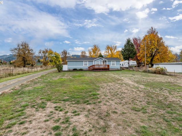House for sale in Sutherlin, Douglas County
