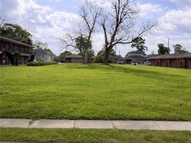 Land for sale in Chalmette, Louisiana
