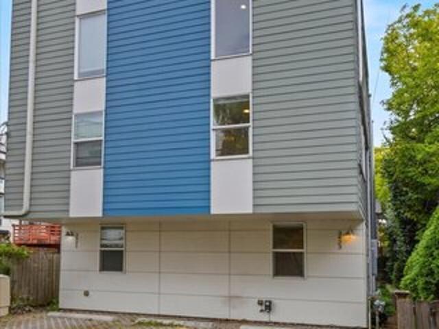 Townhouse for sale in Seattle, Washington