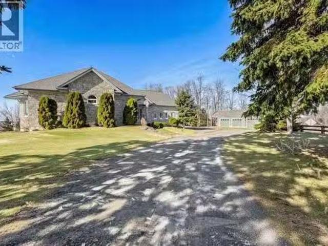 House for sale in Ontario