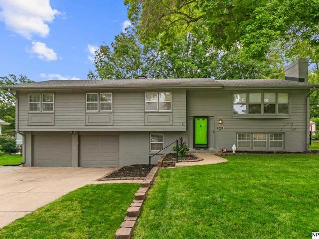 House for sale in Praire Lane, Omaha