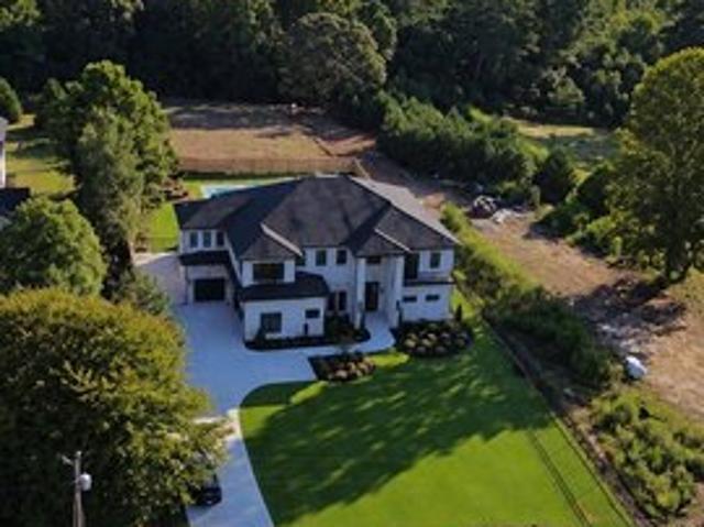 House for sale in Pebble Brook, Buford