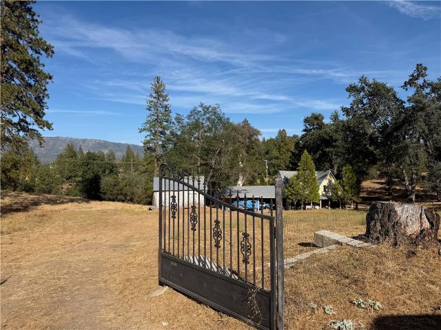 House for sale in North Fork, California