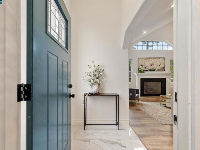 House for sale in Oakland, Alameda County