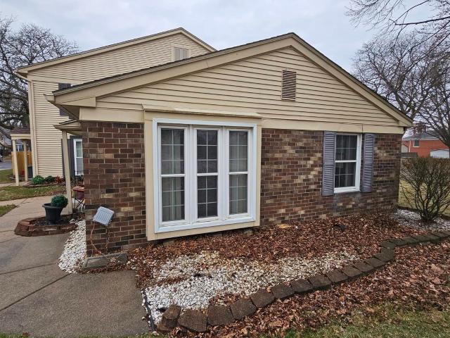 Condo for sale in Fraser, Michigan