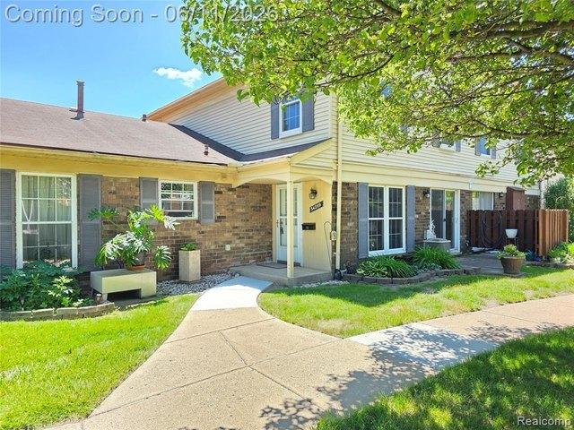 Townhouse for sale in Fraser, Michigan