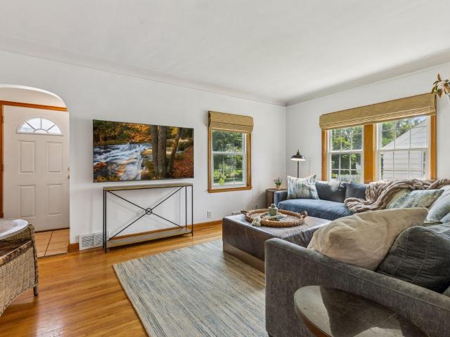 House for sale in Hopkins