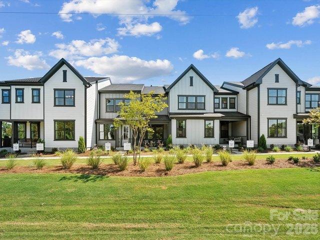 Townhouse for sale in Belmont, North Carolina