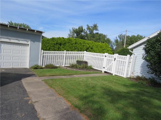 House for sale in Bartlett Corners, Village of Hilton