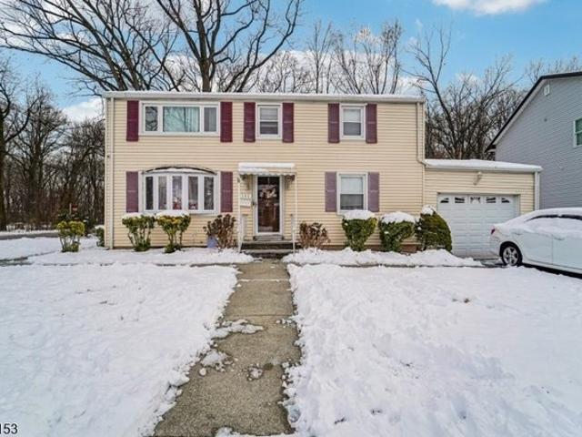 House for sale in Elmwood Park, New Jersey