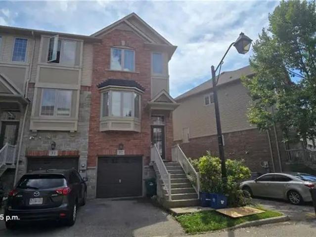 Townhouse for rent in Mill Courtland Woodside Park, Kitchener