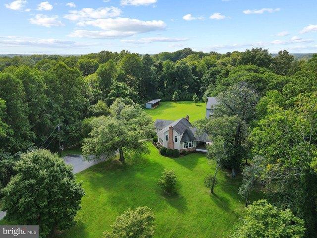 House for sale in Lothian, Maryland