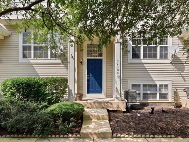 Townhouse for sale in Round Lake, Illinois