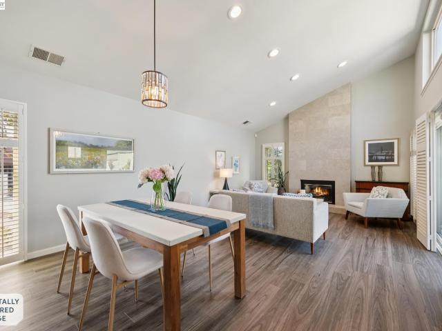Townhouse for sale in Alameda, California