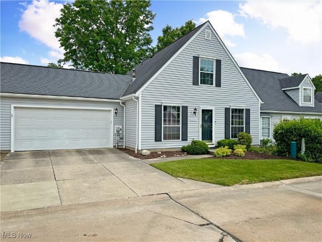 Condo for sale in Cuyahoga Falls