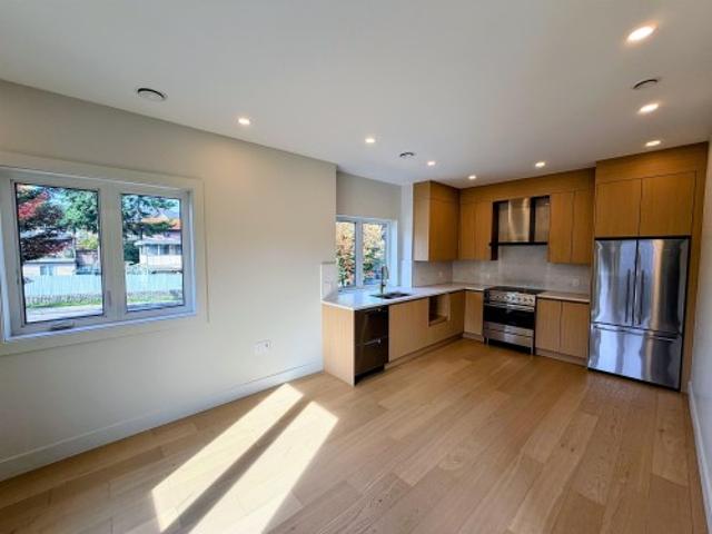 Townhouse for sale in Little Saigon, Vancouver