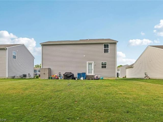 House for sale in Lakeline, Eastlake