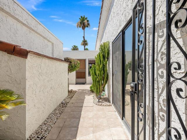 Condo for sale in Cathedral City, California