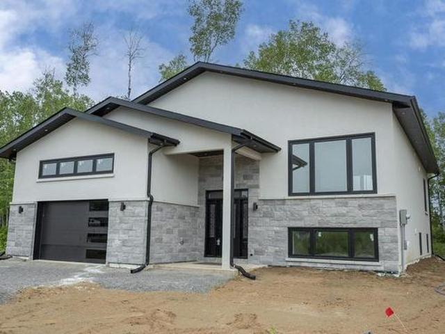 House for sale in Oliver Paipoonge, Ontario