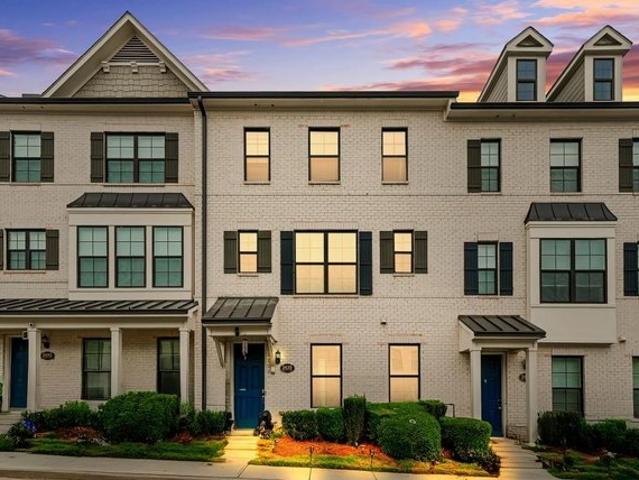 Townhouse for sale in Duluth, Georgia