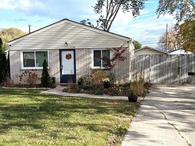 House for sale in Harrison Township, Michigan