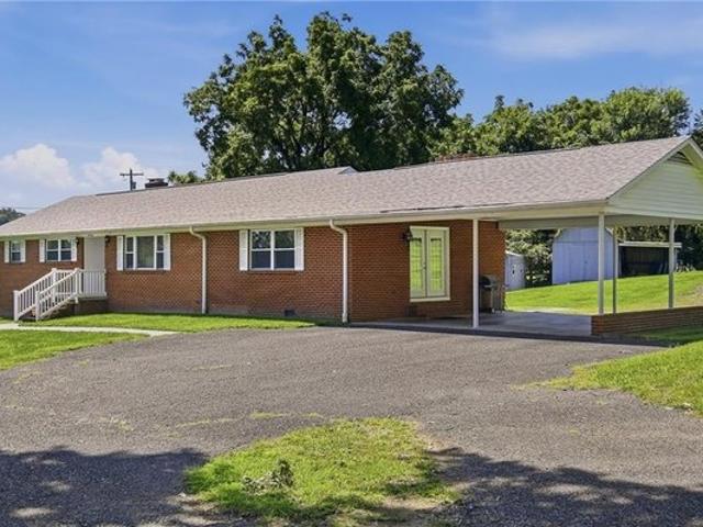 House for sale in Mount Airy, Surry County