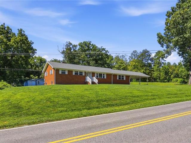 House for sale in Flat Rock, Mount Airy