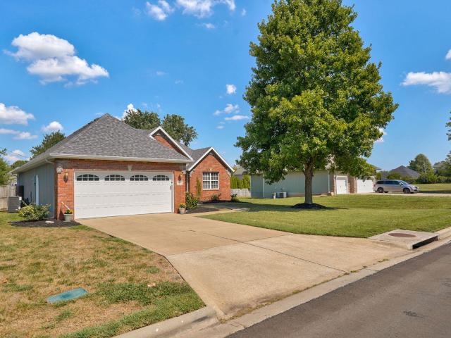 House for sale in South Oak Estates, Republic