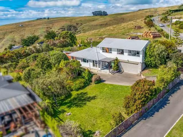 House for sale in Chaslands, Canterbury