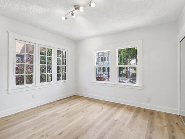 Apartment for rent in Canoga Park, California
