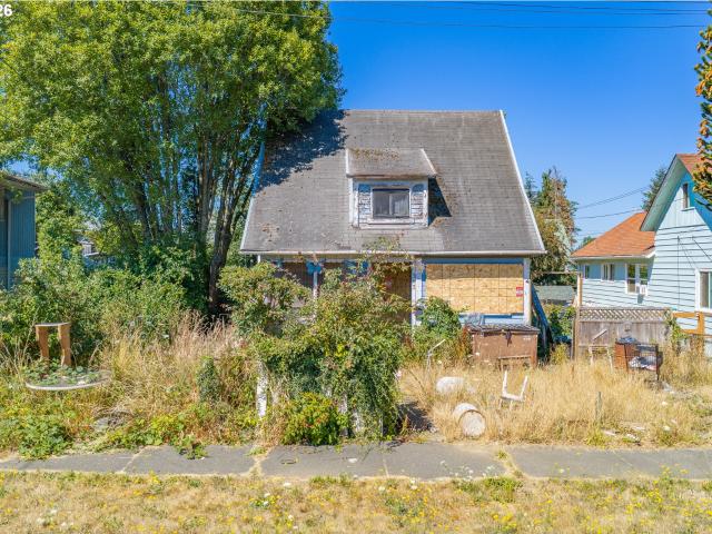 House for sale in Coquille, Coos County