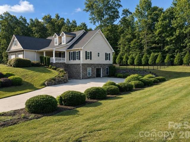 House for sale in Hiddenite, North Carolina