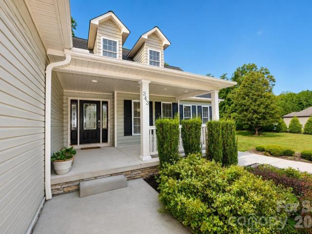 House for sale in Hiddenite, North Carolina