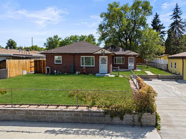 House for sale in Berkley, Zuni
