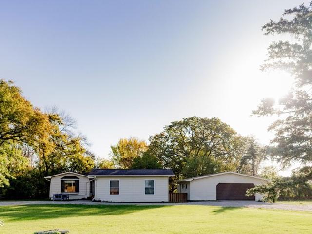 House for sale in Jamestown, Stutsman County