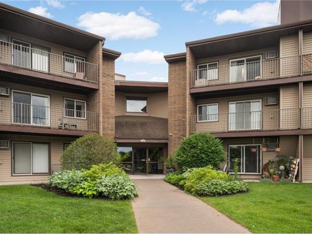 Condo for sale in Eagan, Minnesota