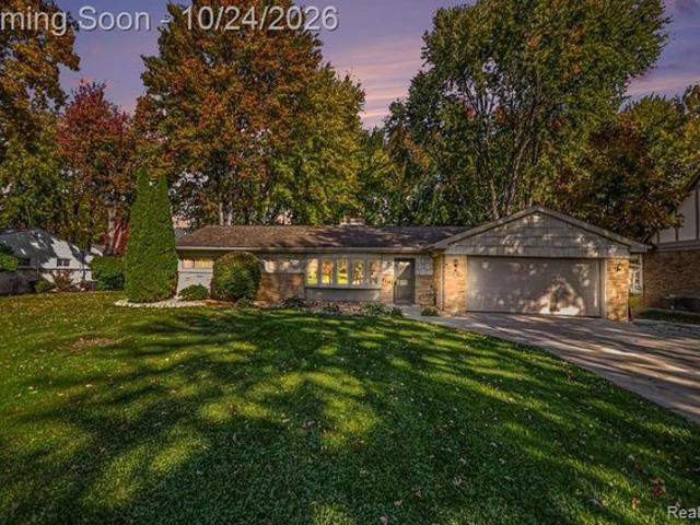 House for sale in Sterling Heights, Macomb County