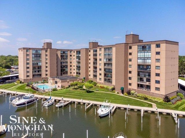 Condo for sale in Harrison Township, Michigan