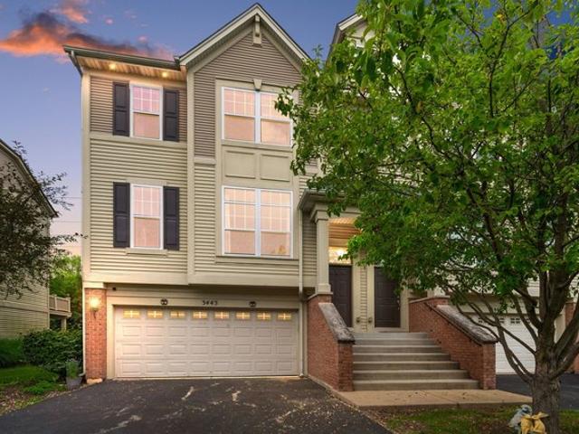 Townhouse for sale in Aurora, Illinois