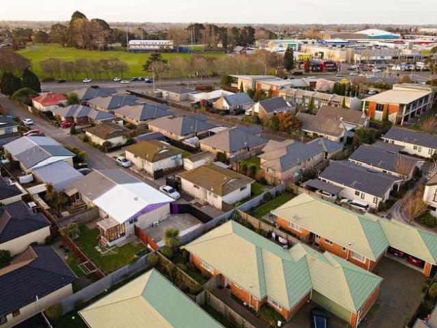Apartment for sale in Chaslands, Canterbury