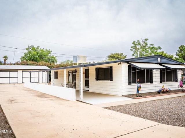 House for sale in Black Canyon City, Arizona