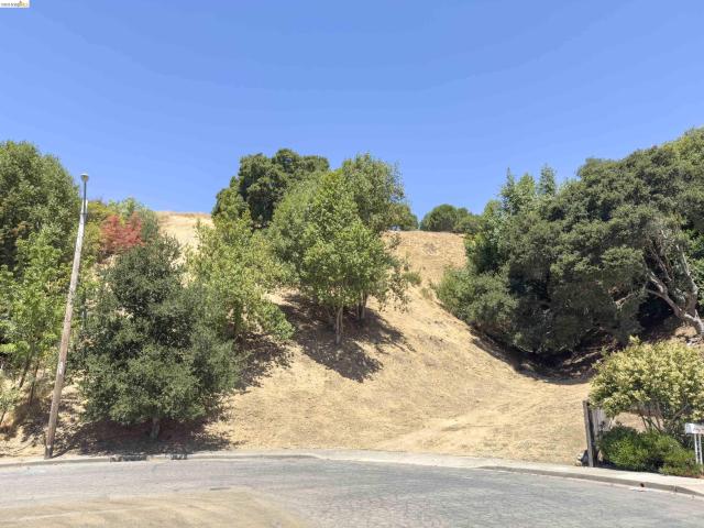 Land for sale in Hayward, California