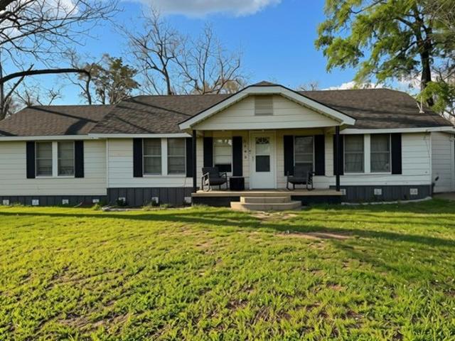House for sale in Henderson, Texas
