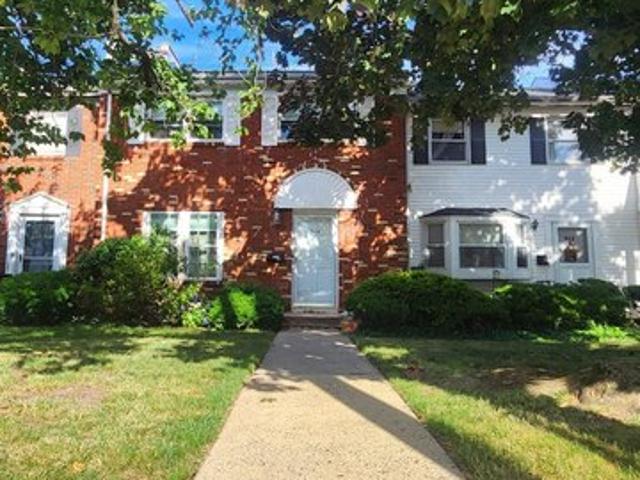 Townhouse for sale in Perth Amboy, New Jersey