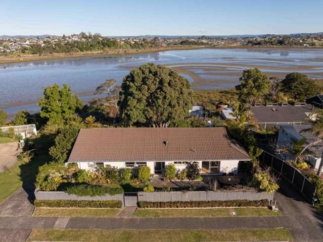 House for sale in Omokoroa, Bay Of Plenty